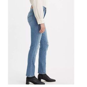 NWT Levi’s 724 High Rise Jeans Ripped Stretch Slim Straight New 32X32 $70 Sz 14